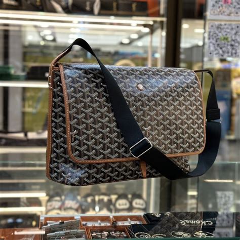 goyard messenger black|Goyard Black 'Capetien MM' Messenger Bag .